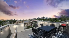 FIFA Luxury Game House w Rooftop, Downtown View, Arcade, NRG - Image 4