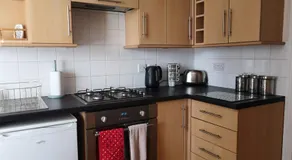 Coastal Escape Deal - 2 Bedroom House -Short Lets & Serviced Accommodation - Image 2