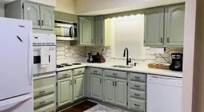 Newly renovated charming home with parking - Image 3