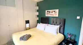 2 Bedroom flat with Balcony in White City, Hammersmith - Image 2