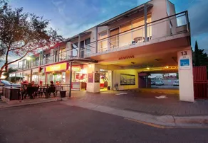 Semaphore Blue Apartments - Image 2