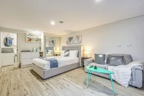 StayAU Cozy & Stylish 1 BRM Studio in Leopold - Image 3