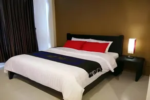 One Fu Hotel - Image 2