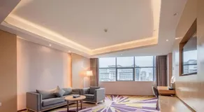 Trendy Romantic MAXScreen International Hotel Guangzhou Baiyun International Airport Branch - Free Shuttle Bus to Guangzhou Baiyun International Airport & Free Deliver Service to Canton Fair Complex During Canton Fair Period & Free VPN Internet Access - Image 3