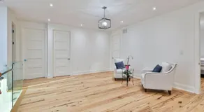 Executive Room in Toronto next to Yorkdale shopping centre - Image 2
