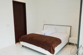 BELLECROWN Exquisite Villa - Image 2