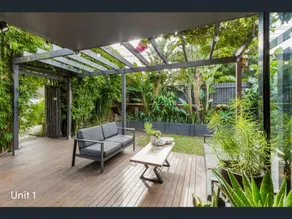 A spacious Family Retreat near the Beach - Image 3