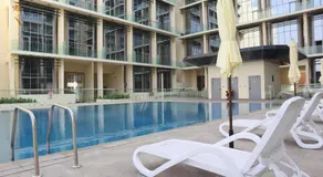 2BR Palm Grove Haven - Chic Luxe Oasis Escape - Image 2