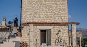 Casale nel Verde con Piscina e Vista - Image 5
