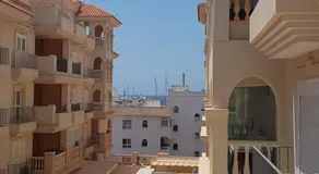 Lyxig lägenhet med fantastisk utsikt och 5 minuter från barer / strand / marina. wifi - Image 5