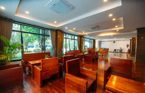 Sisombat Plaza Hotel - Image 4