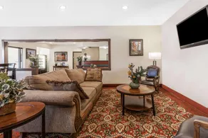 Days Inn by Wyndham near Kansas Speedway - Image 2