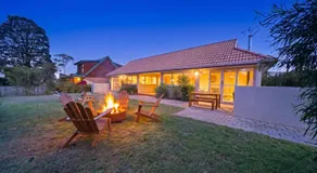3BR Beach House Near Hobart BBQ Firepit Parking - Image 5