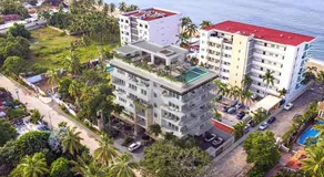 Pavilion 2BR Golden Zone - 1 Block to Beach - Image 5