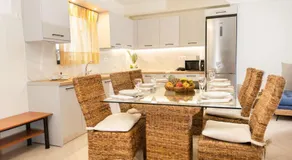 Alkioni Suites, beachfront, with mountain view - Image 5