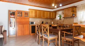 Loutra Holiday House - Image 5