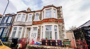 Trendy New Cosy 1BR Near Lively City Road Strip - Image 5