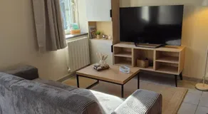 Maison rénovée avec stationnement privatif - Image 2