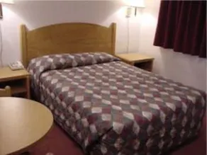 Sea-Tac Crest Motor Inn - Image 5