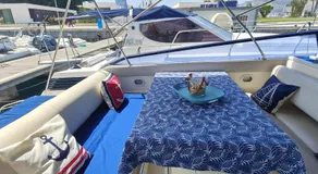Desirè Charming House Boat - Image 3