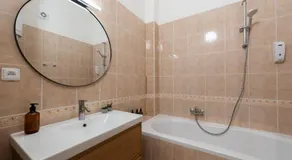 Klidný byt v centru se saunou - Image 5