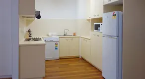 Kingston Comfy Apartment - Image 4