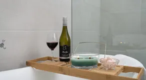 Reillys Wines Heritage Cottages - Image 3