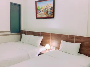 Shine Hotel - Image 4