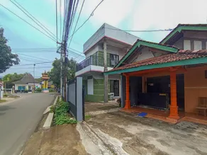 RedDoorz at Penginapan Hello Pacitan - Image 2