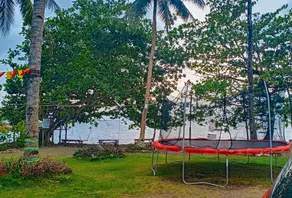 RedDoorz at St Anthony Beach Resort - Image 5