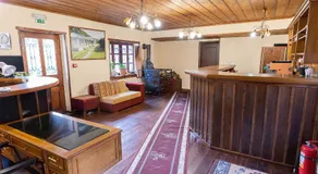 Manis Hotel - Image 3