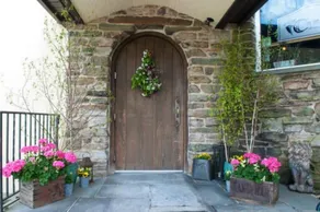CAMELOT RESTAURANT & INN - BED AND BREAKFAST - ADULT ONLY - Image 4