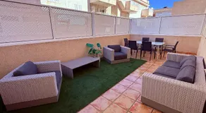Piso con AC, piscina y pista de pádel y tenis en Águilas - Image 4