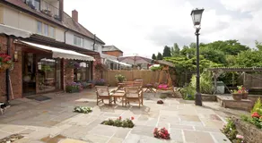 Acorn Guest House in Hull - Image 2