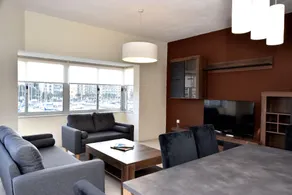 2 Bedroom, Bright & Central Top Floor Apartment - 5 - Image 2