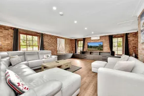 Kitchener Country Estate with Pool Hot Tub on private acres that sleeps up to 18 - Image 2