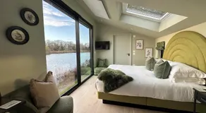 Leeds Castle Lakeside Lodges - Image 2