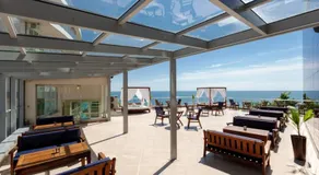 Beach Front Luxurious Two Bedroom Apartment - Image 3