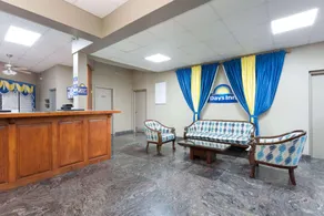 Red Roof Inn Orangeburg - Image 4