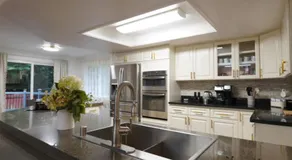 Luxury 4BR house, Huge Yard, Theater, A/C, Pets - Image 3