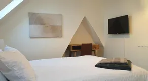 Comfort Stay Sussex 5-bed - Image 2