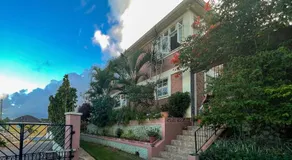 The Villa Retreat - Image 4