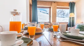HelloCHALET TrackSide House - Ski-In Ski-Out Apartment on the Cretaz Slopes - Image 5