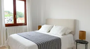 ACOGEDOR APARTAMENTO CON TERRAZA Y PARKING Publico EN COMILLAS - Image 5