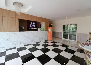 Triple Trees Hotel - Image 2