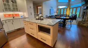 C1 Top Rated Ski-In Ski-Out Townhome Great views fireplaces fast wifi AC Short walk to slopes - Image 5