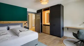 Top sanierte, gehoben ausgestattete Wohnung für 2-4 Personen in Baudenkmal - Image 1