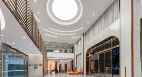 Liang Fan Holiday Inn - Image 3