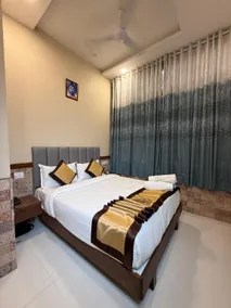 Hotel Royal Palace - Image 5