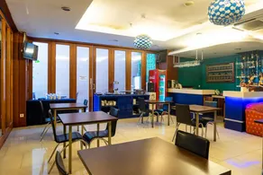 RedDoorz Plus at Blue Pacific Blok M - Image 3
